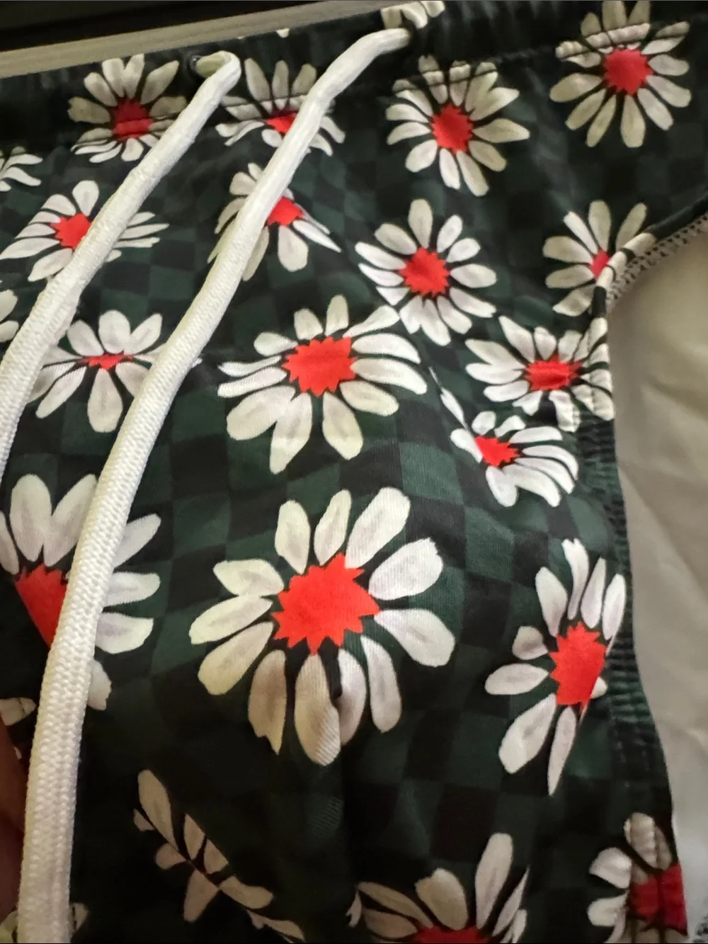 MEN’s JJ Malibu Green Floral Swim Briefs with Daisy Print size MEDIUM (30-33)